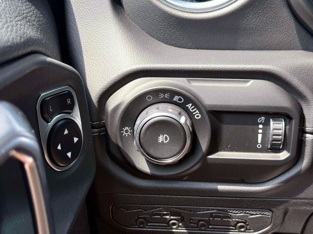 2024 Jeep Wrangler 4-Door Sahara 4x4