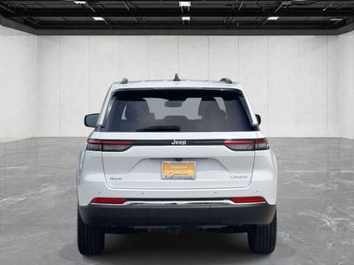 2023 Jeep Grand Cherokee Laredo 4x4