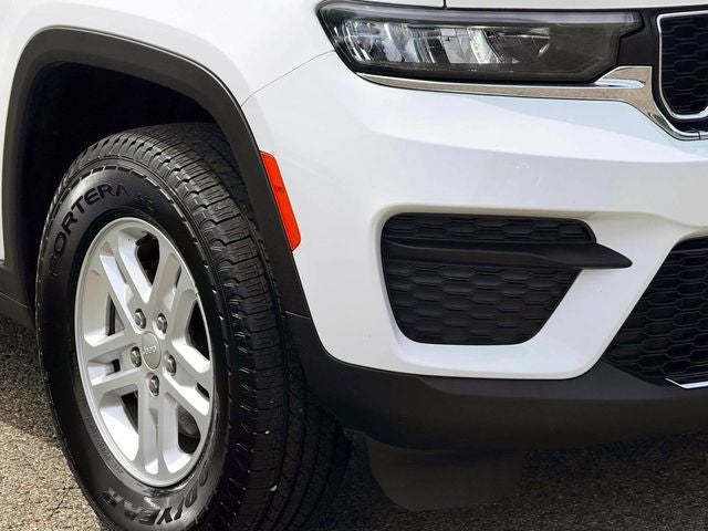 2023 Jeep Grand Cherokee Laredo 4x4