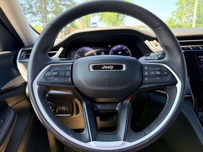 2023 Jeep Grand Cherokee Laredo 4x4
