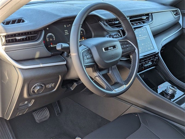 2025 Jeep Grand Cherokee GRAND CHEROKEE LAREDO X 4X4