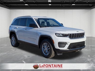 2025 Jeep Grand Cherokee GRAND CHEROKEE LAREDO X 4X4