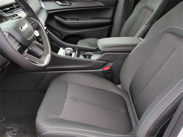 2026 Jeep Grand Cherokee GRAND CHEROKEE LAREDO X 4X4