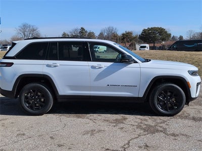 2026 Jeep Grand Cherokee GRAND CHEROKEE LAREDO ALTITUDE 4X4