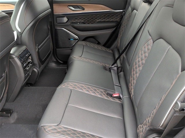 2026 Jeep Grand Cherokee GRAND CHEROKEE SUMMIT 4X4