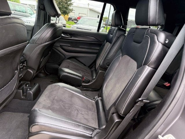 2023 Jeep Grand Cherokee L Altitude X 4x4