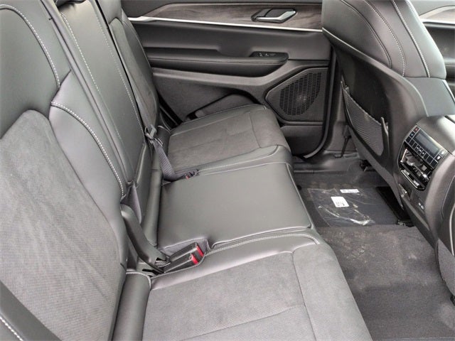 2026 Jeep Grand Cherokee L GRAND CHEROKEE L LAREDO ALTITUDE 4X4