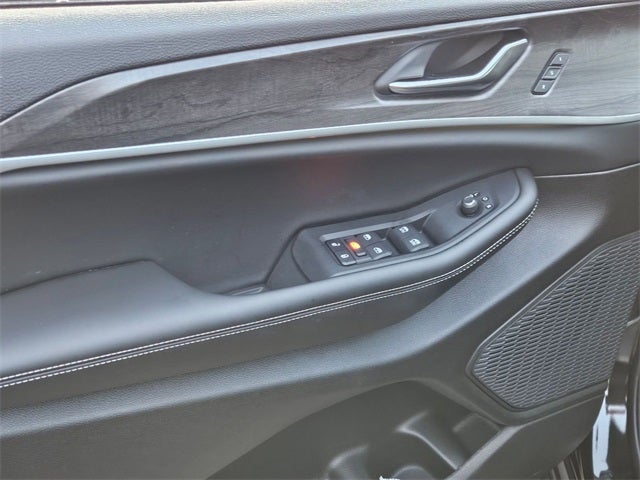 2025 Jeep Grand Cherokee L GRAND CHEROKEE L LIMITED 4X4