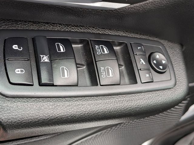 2020 RAM 1500 Big Horn Crew Cab 4x4 5'7' Box