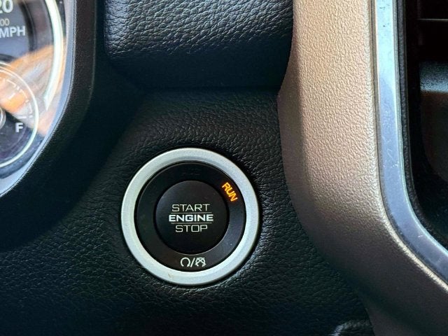 2020 RAM 1500 Laramie Crew Cab 4x4 5'7' Box
