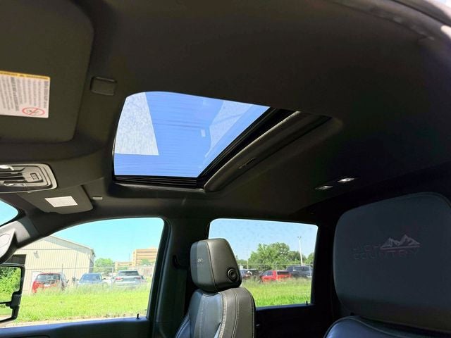 2022 Chevrolet Silverado 2500HD 4WD Crew Cab Standard Bed High Country