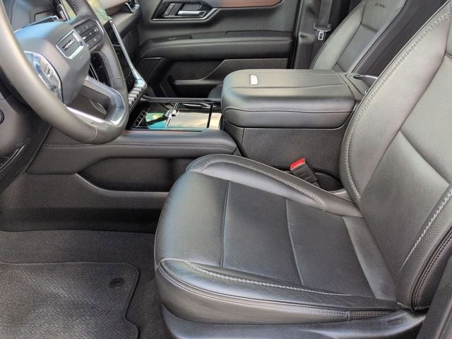 2025 GMC Yukon 4WD Denali