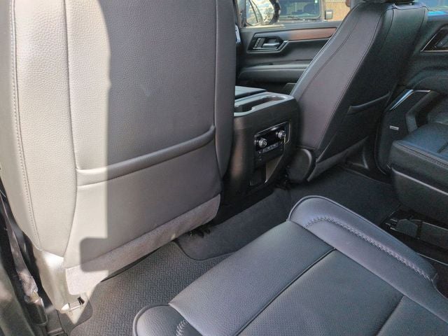 2025 GMC Yukon 4WD Denali