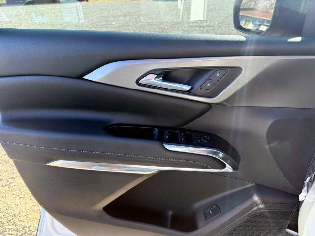 2024 Chevrolet Traverse AWD LS