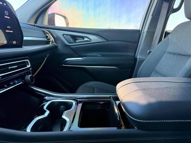 2024 Chevrolet Traverse AWD LS