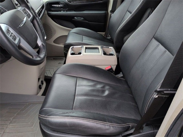 2013 Chrysler Town & Country Touring-L