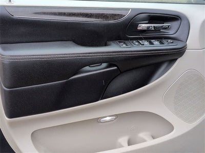 2013 Chrysler Town & Country Touring-L