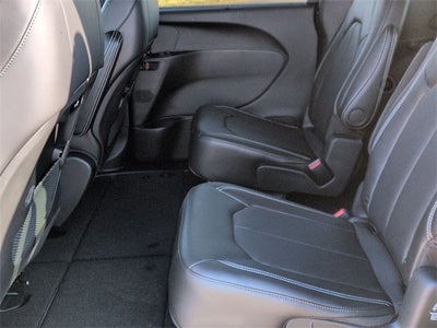 2026 Chrysler Pacifica PACIFICA SELECT AWD