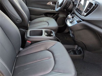 2026 Chrysler Pacifica PACIFICA SELECT AWD