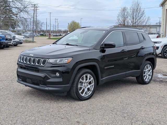 2023 Jeep Compass Latitude Lux FWD