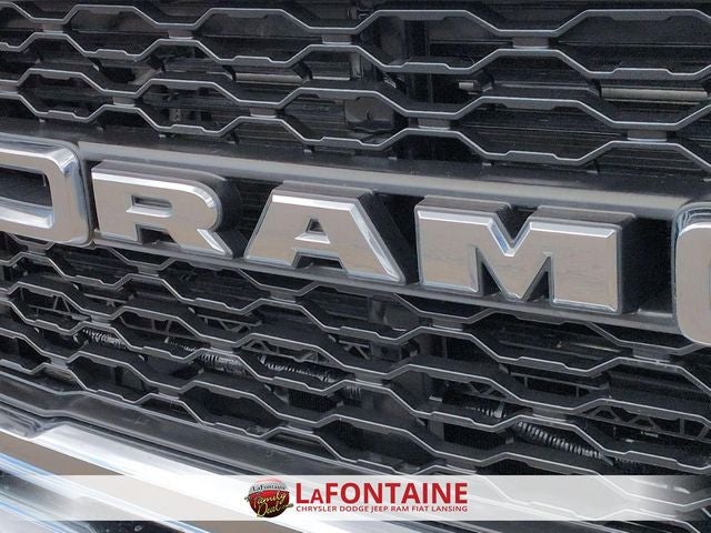 2022 RAM 2500 Tradesman Crew Cab 4x4 8' Box