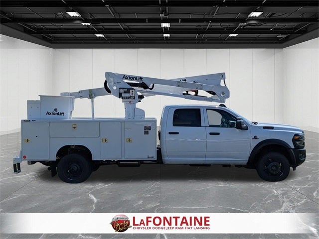 2025 RAM Ram 5500 Chassis Cab RAM 5500 TRADESMAN CHASSIS CREW CAB 4X4 84' CA