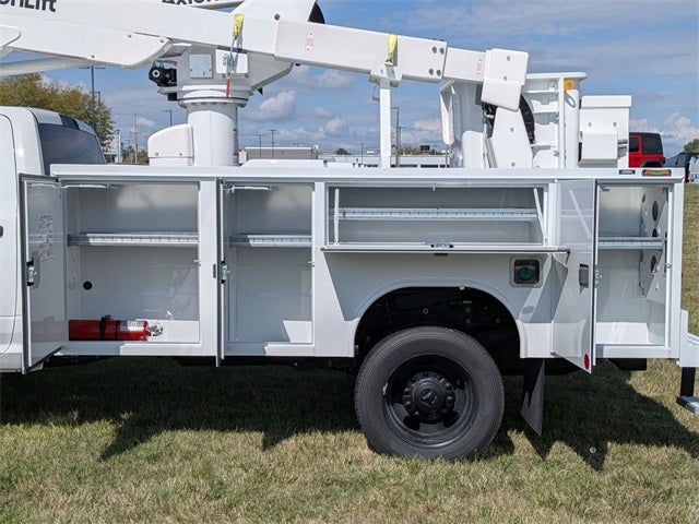 2025 RAM Ram 5500 Chassis Cab RAM 5500 TRADESMAN CHASSIS CREW CAB 4X4 84' CA