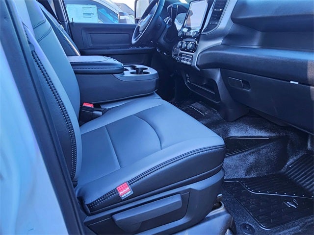 2025 RAM Ram 5500 Chassis Cab RAM 5500 TRADESMAN CHASSIS CREW CAB 4X4 84' CA