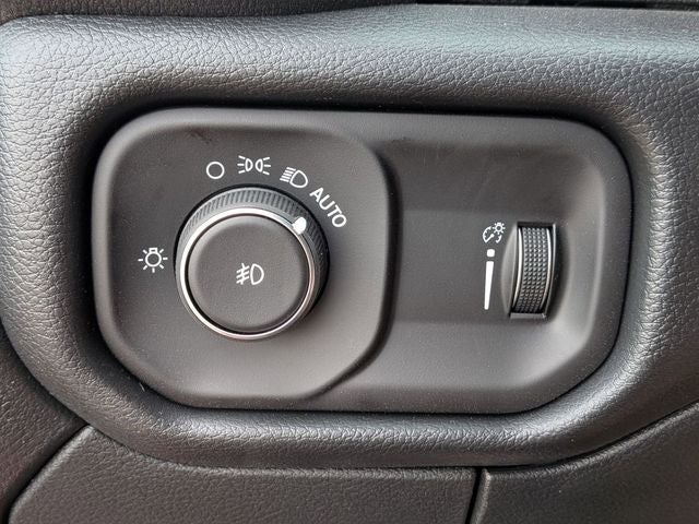 2026 RAM Ram 5500 Chassis Cab RAM 5500 TRADESMAN CHASSIS CREW CAB 4X4 84' CA