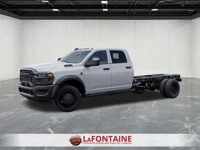 2026 RAM 5500 Chassis RAM 5500 TRADESMAN CHASSIS CREW CAB 4X4 84' CA