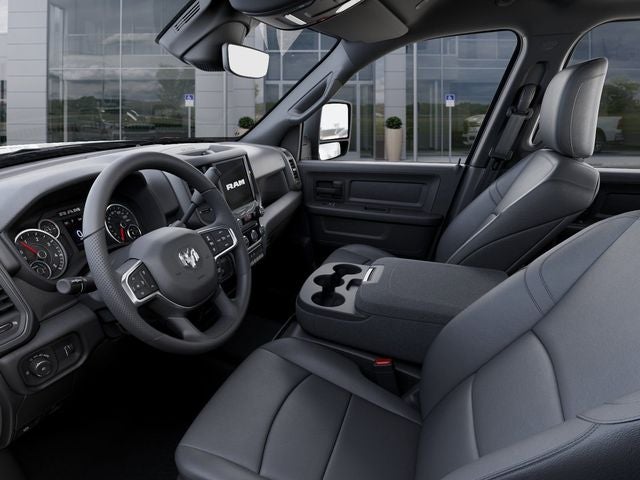 2026 RAM 5500 Chassis RAM 5500 TRADESMAN CHASSIS CREW CAB 4X4 84' CA