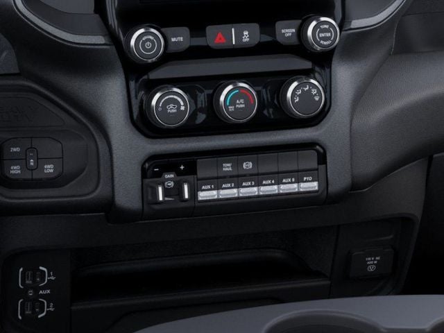 2026 RAM 5500 Chassis RAM 5500 TRADESMAN CHASSIS CREW CAB 4X4 84' CA