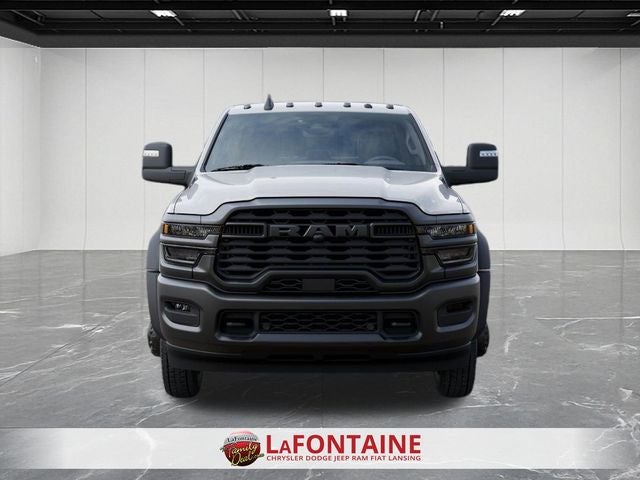 2026 RAM 5500 Chassis RAM 5500 TRADESMAN CHASSIS CREW CAB 4X4 84' CA