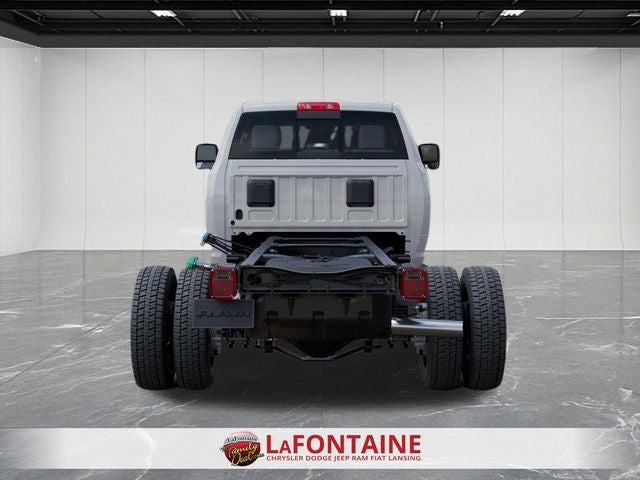 2026 RAM 5500 Chassis RAM 5500 TRADESMAN CHASSIS CREW CAB 4X4 84' CA