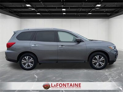 2019 Nissan Pathfinder S