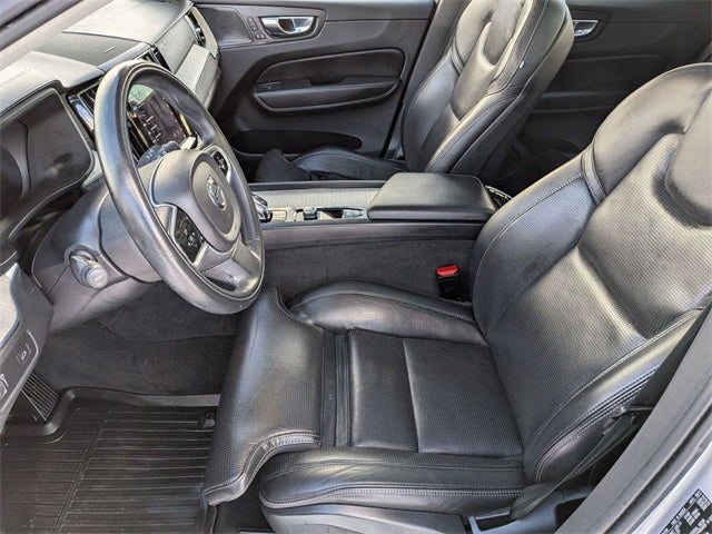 2022 Volvo XC60 B5 Inscription