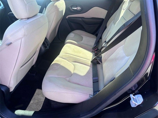 2016 Jeep Cherokee Sport