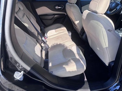 2016 Jeep Cherokee Sport