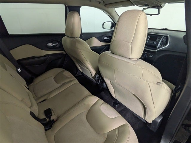 2016 Jeep Cherokee Sport