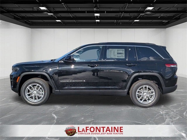 2025 Jeep Grand Cherokee GRAND CHEROKEE LAREDO X 4X4