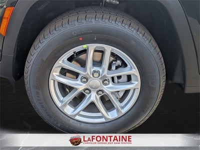 2025 Jeep Grand Cherokee GRAND CHEROKEE LAREDO X 4X4