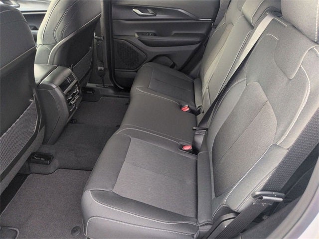 2026 Jeep Grand Cherokee GRAND CHEROKEE LAREDO X 4X4