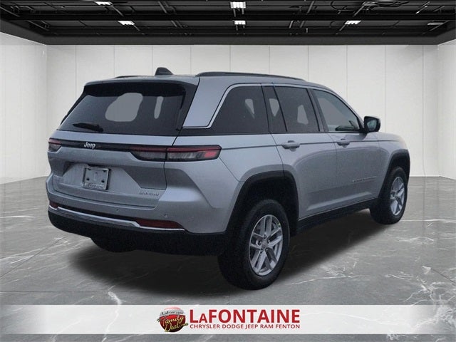 2026 Jeep Grand Cherokee GRAND CHEROKEE LAREDO X 4X4
