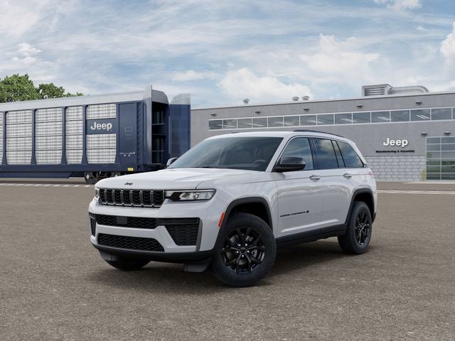 2026 Jeep Grand Cherokee Laredo Altitude