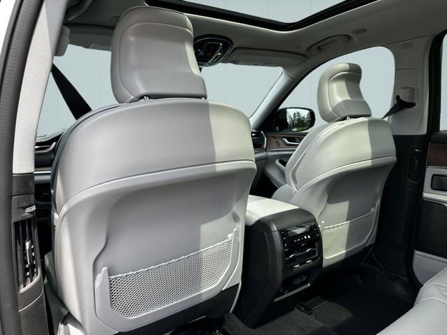 2023 Jeep Grand Cherokee Summit 4x4