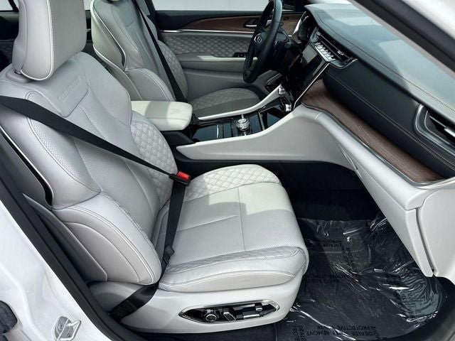 2023 Jeep Grand Cherokee Summit 4x4