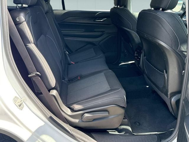 2024 Jeep Grand Cherokee L Laredo X 4x4