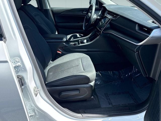 2024 Jeep Grand Cherokee L Laredo X 4x4