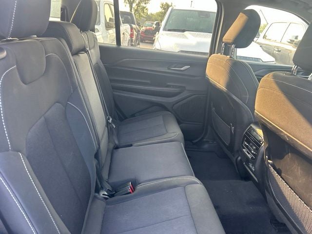 2024 Jeep Grand Cherokee L Laredo X 4x4