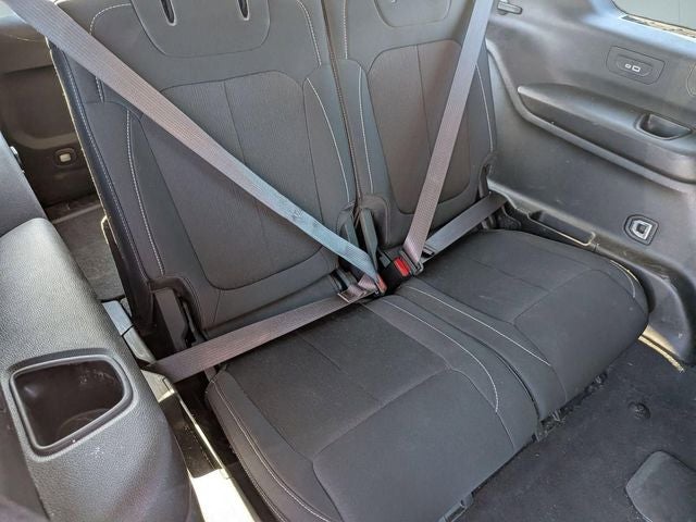 2023 Jeep Grand Cherokee L Laredo 4x4